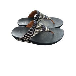 FitFlop Lulu Leather Toe-Thongs Sandals
